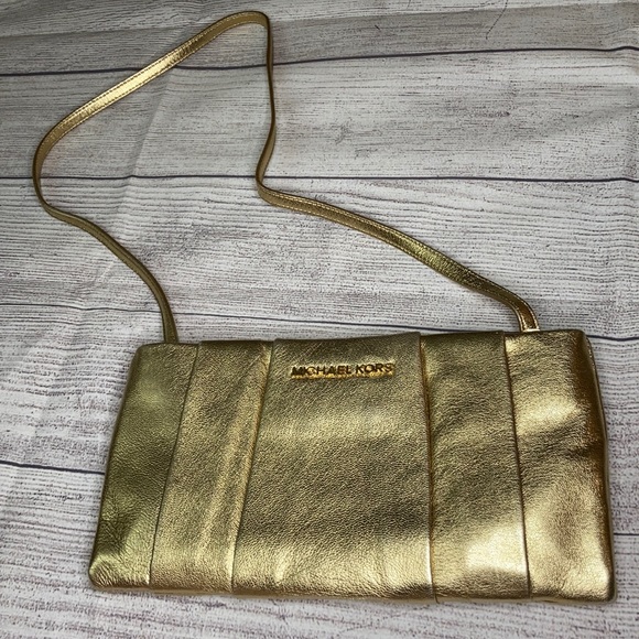 MICHAEL Michael Kors Daria Pleated Gold Clutch - Picture 3 of 16
